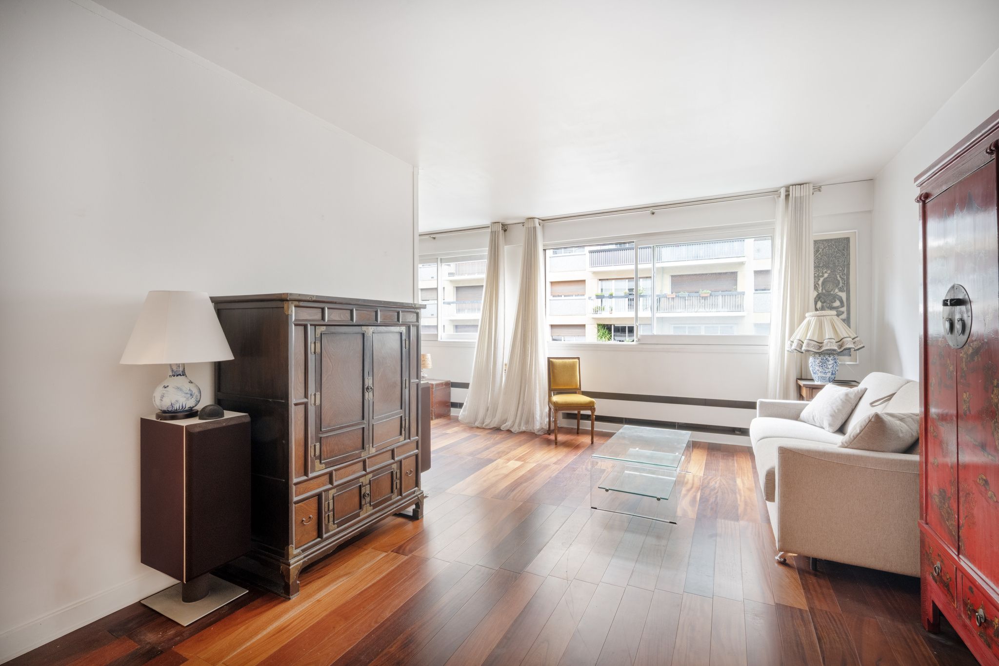 PARIS XVème - rue de LOURMEL 4 pièces / 2 chambres