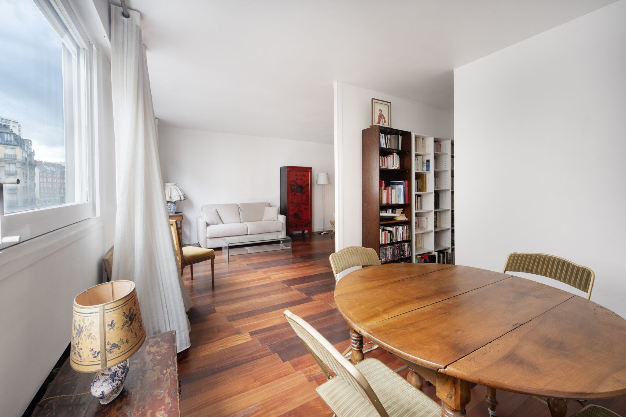 PARIS XVème - rue de LOURMEL 4 pièces / 2 chambres